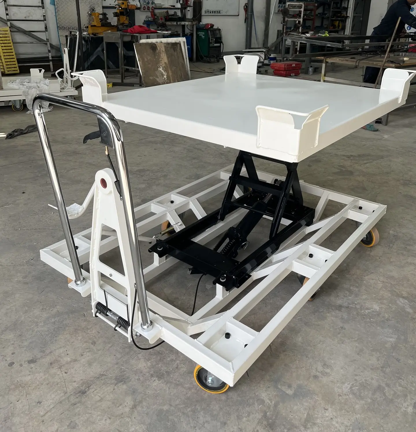 Chariot a plateforme élévatrice