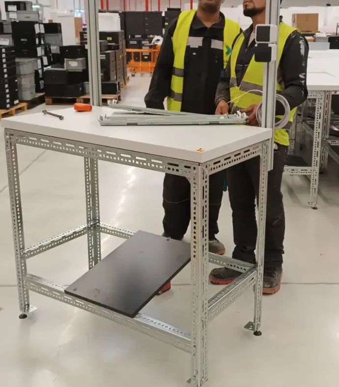 poste de travail industriel modulaire en aluminium
